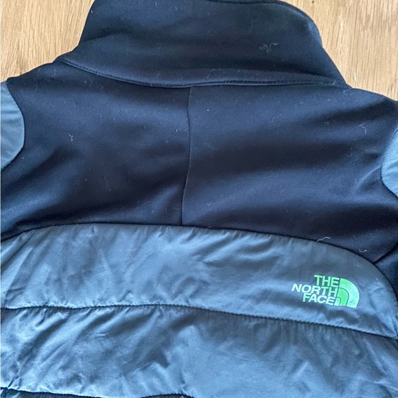The North Face Men's Gray and Black Puffer Jacket - Picture 15 of 16